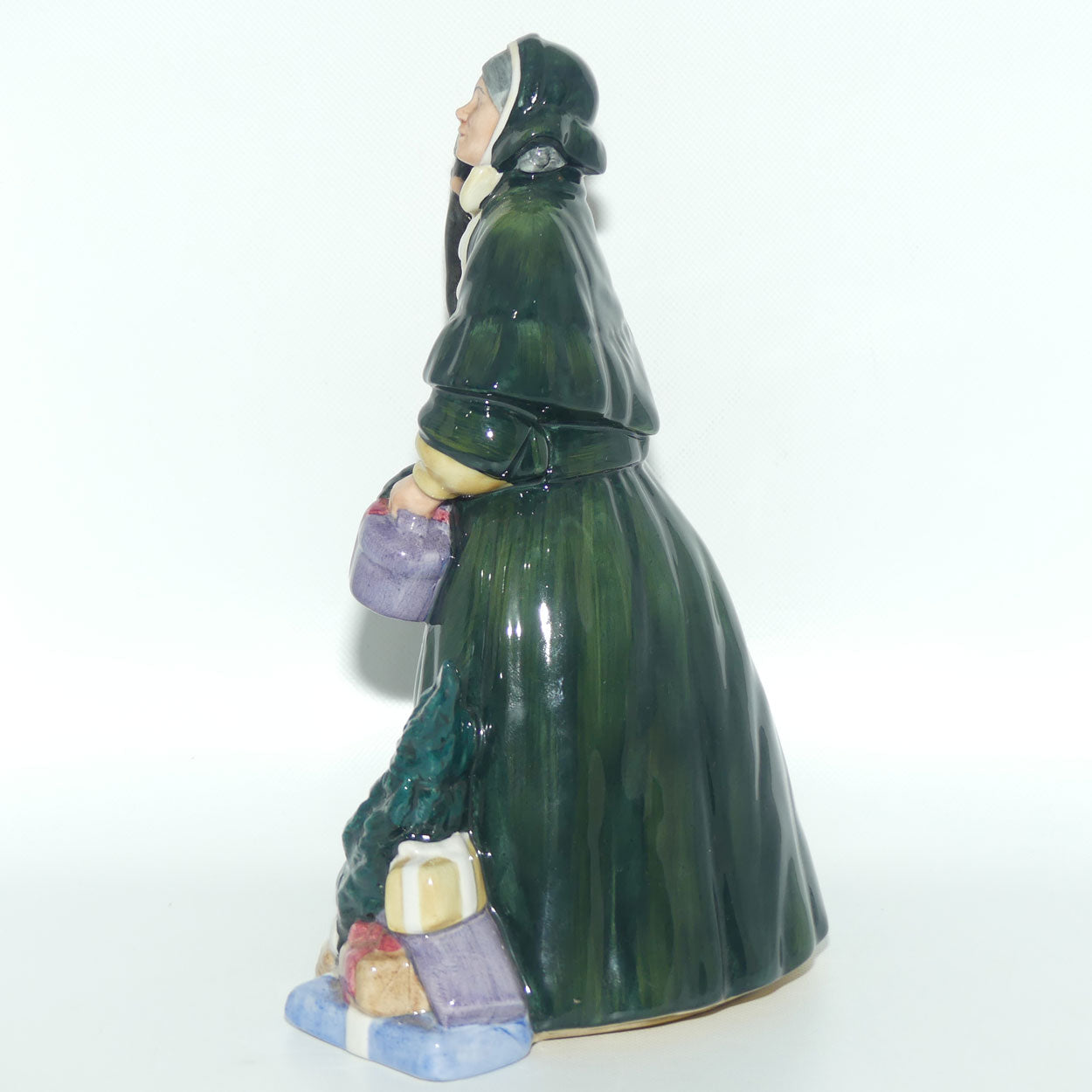 HN2851 Royal Doulton figure Christmas Parcels #2