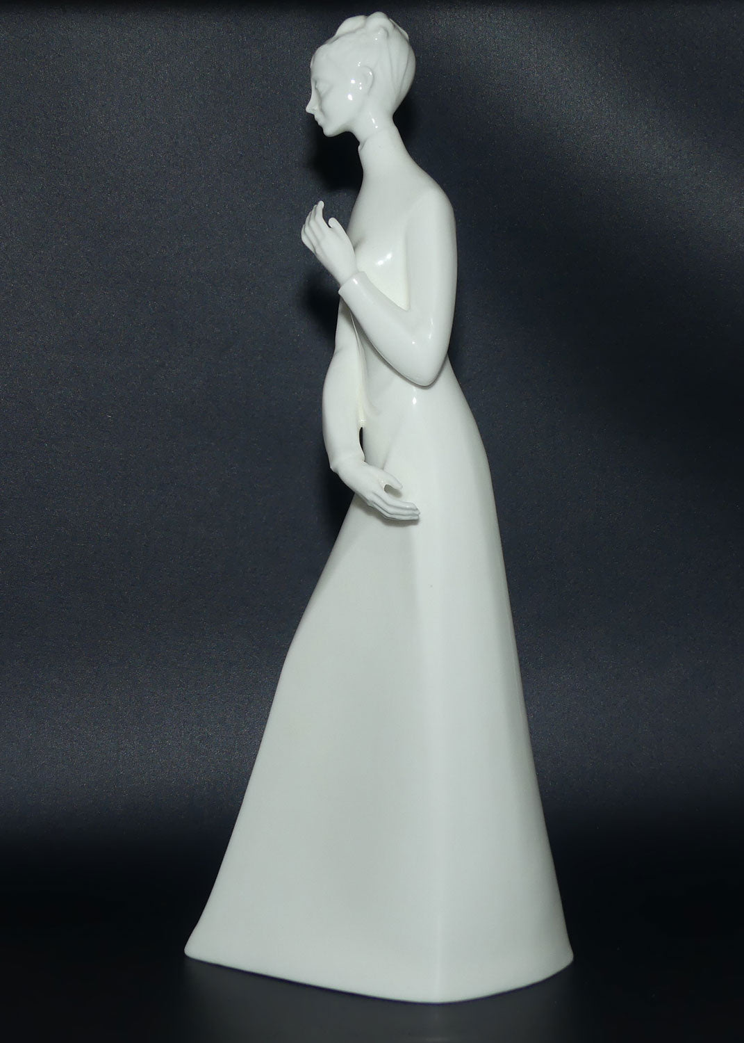 HN2876 Royal Doulton figure Sympathy | signed Michael Doulton