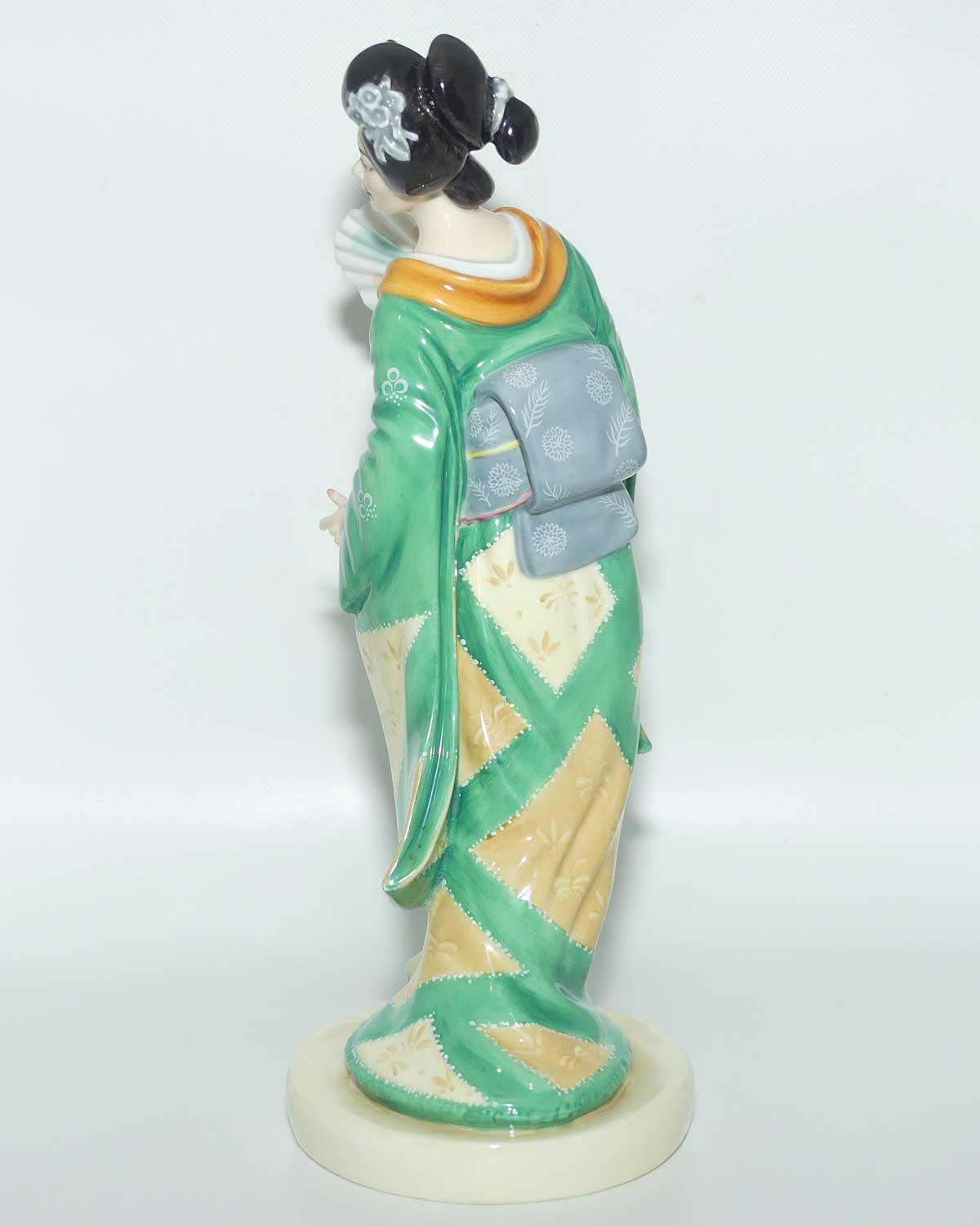 HN2899 Royal Doulton figure | Gilbert and Sullivan | Yum Yum | #1
