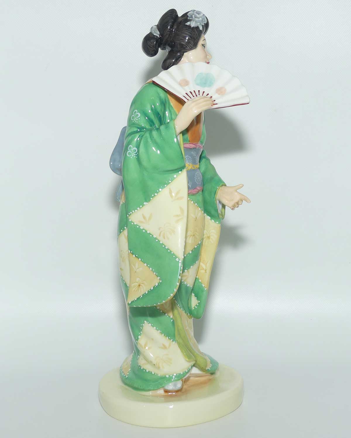 HN2899 Royal Doulton figure | Gilbert and Sullivan | Yum Yum