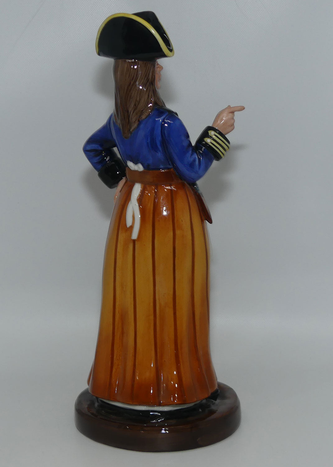 HN2900 Royal Doulton figure | Gilbert and Sullivan | Ruth the Pirate Maid