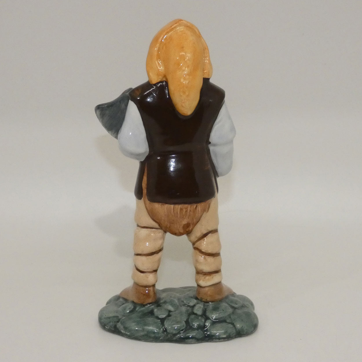 hn2922-royal-doulton-figure-gimli