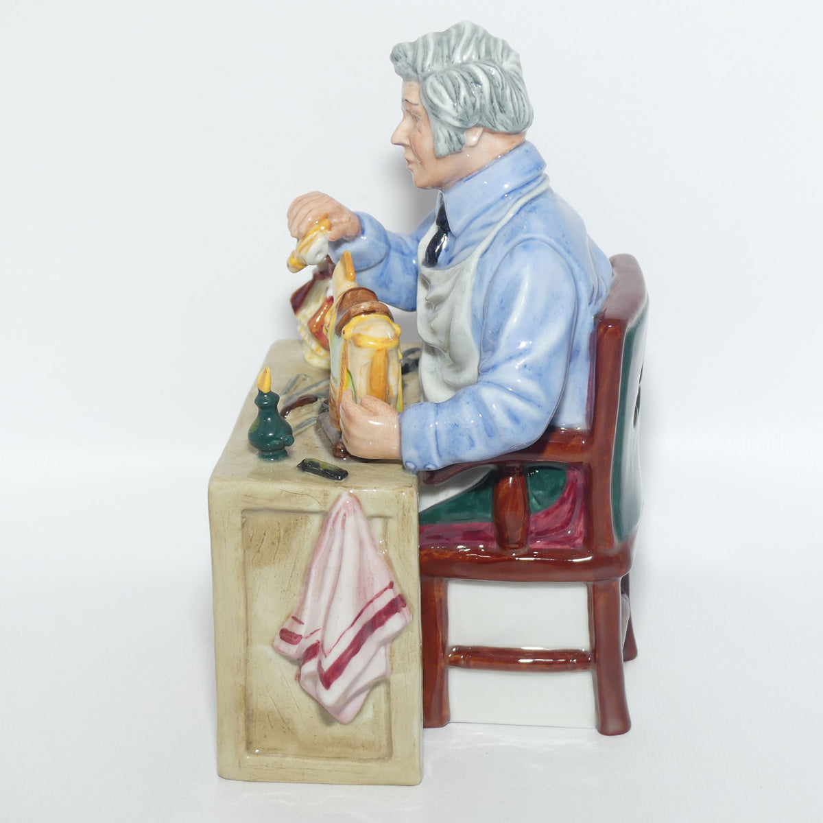 HN2943 Royal Doulton figure The China Repairer | Boxed