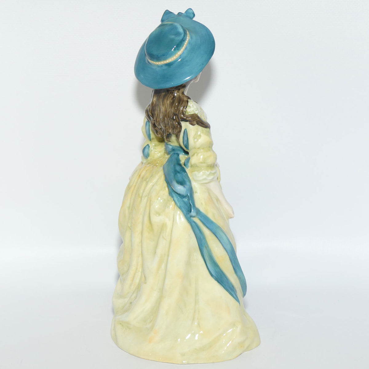 HN3008 Royal Doulton figure Sophia Charlotte, Lady Sheffield | LE 2304/5000 + Cert