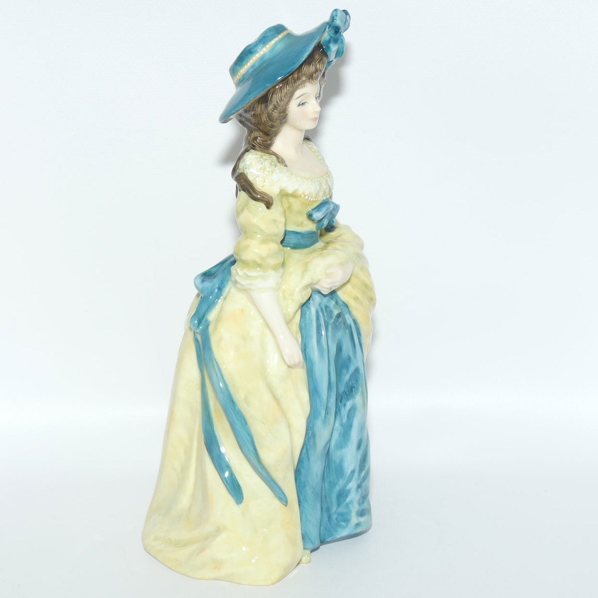 HN3008 Royal Doulton figure Sophia Charlotte, Lady Sheffield | LE 2304/5000 + Cert