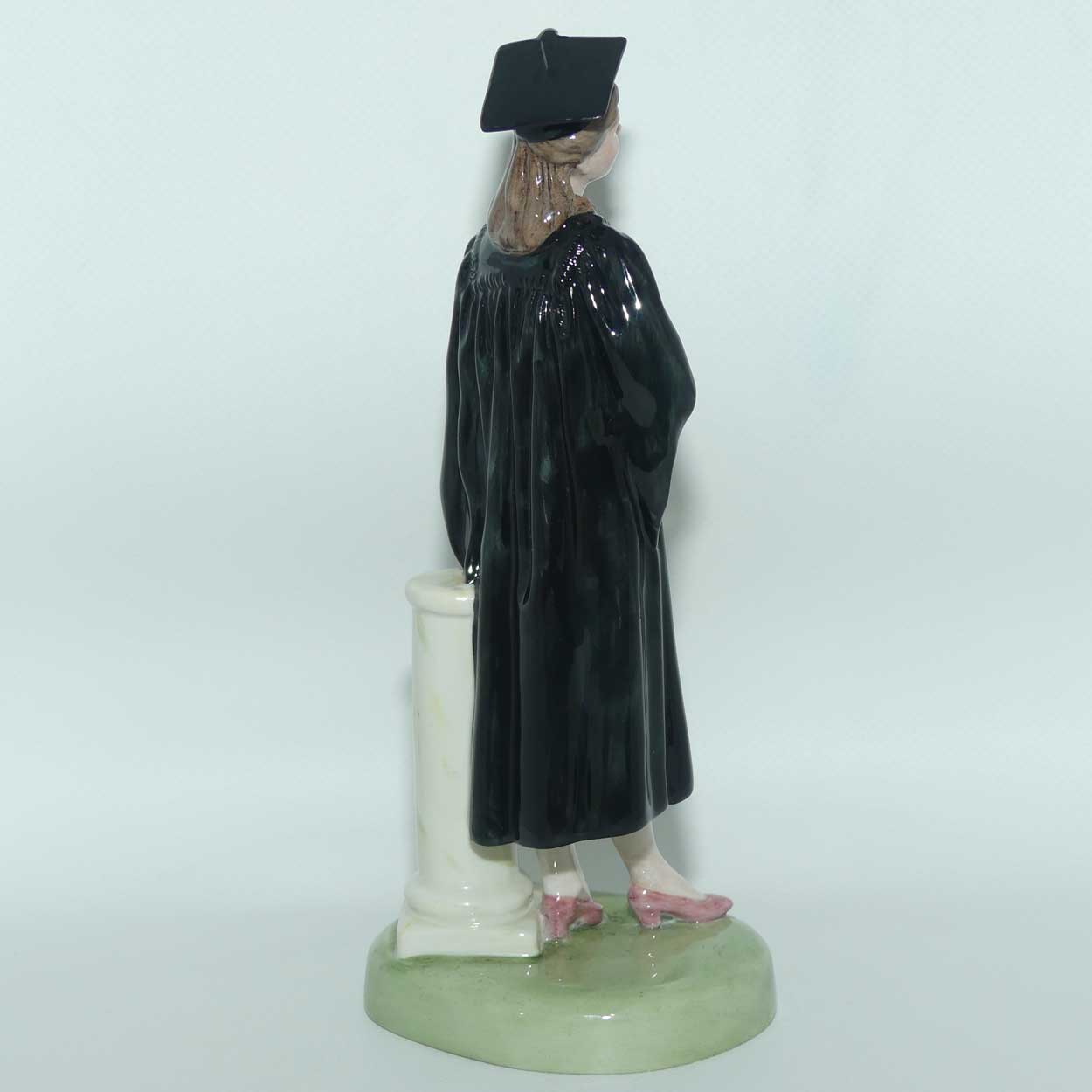HN3016 Royal Doulton figure The Graduate | Female