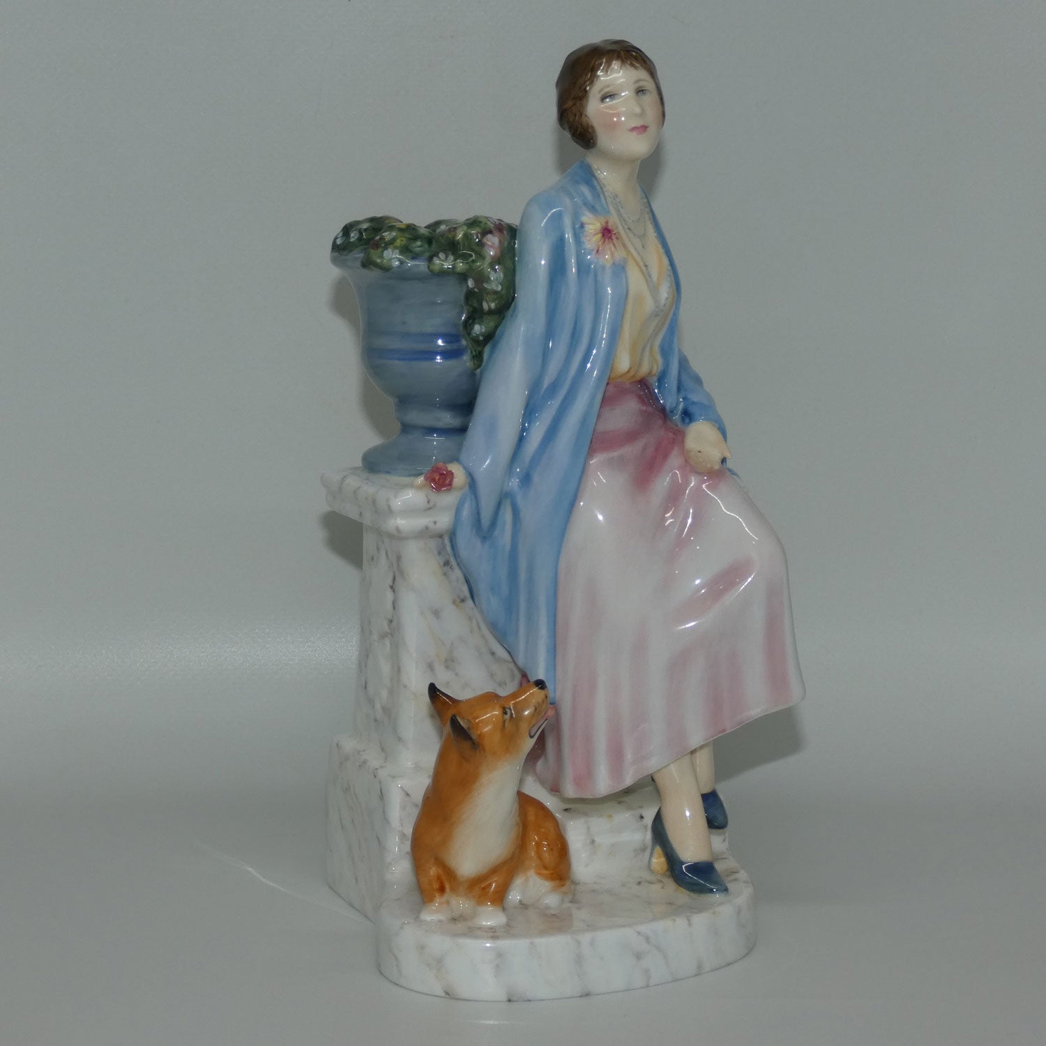 hn3230-royal-doulton-figure-queen-elizabeth-the-queen-mother