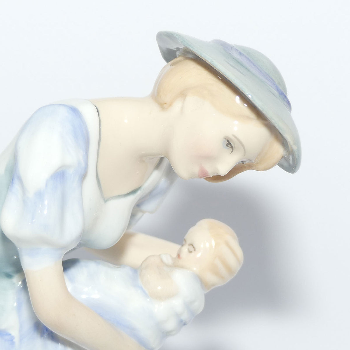 HN3235 Royal Doulton figure Mother and Baby | Blue