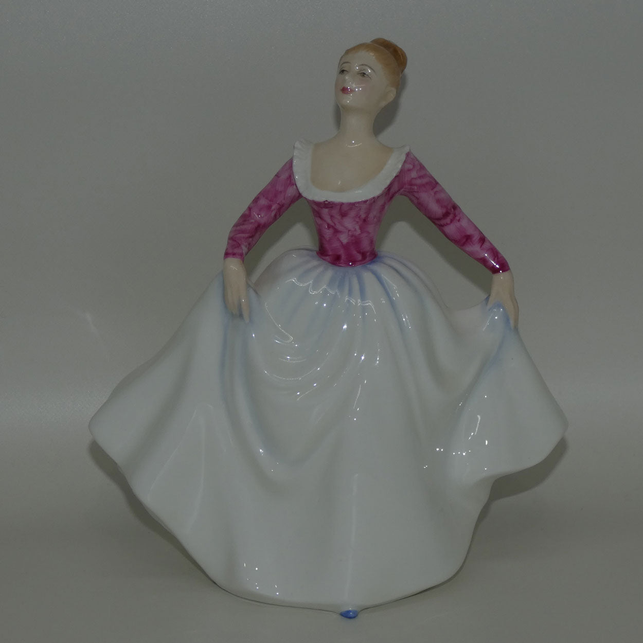 HN3265 Royal Doulton figurine Lisa | Pretty Ladies