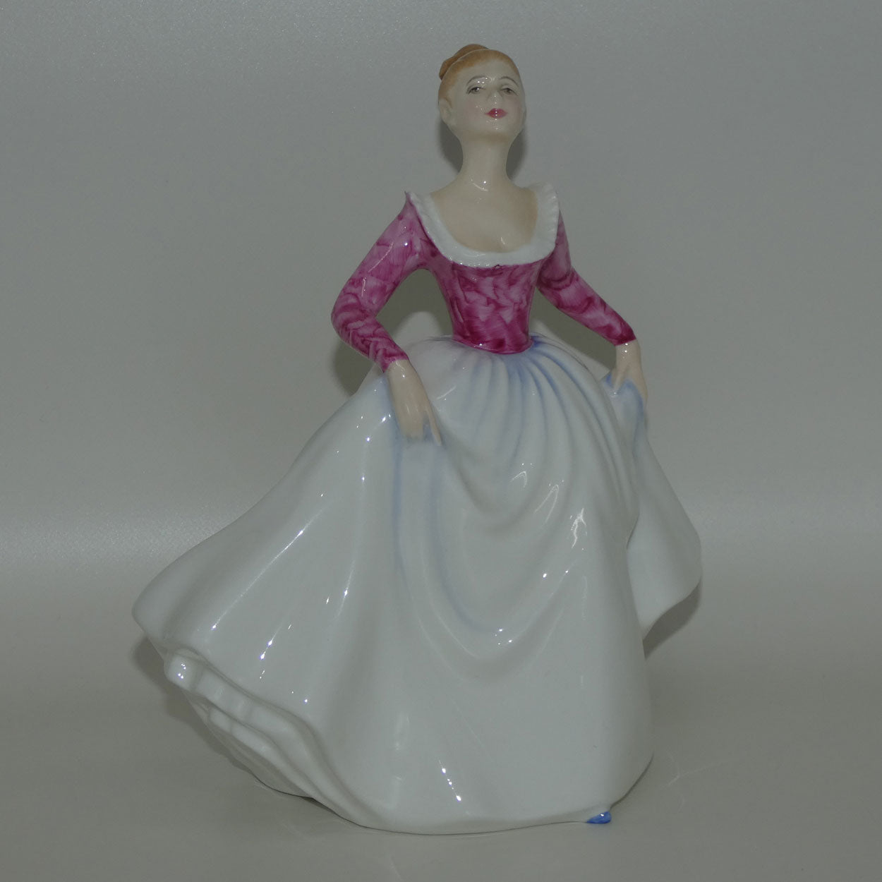 hn3265-royal-doulton-figure-lisa