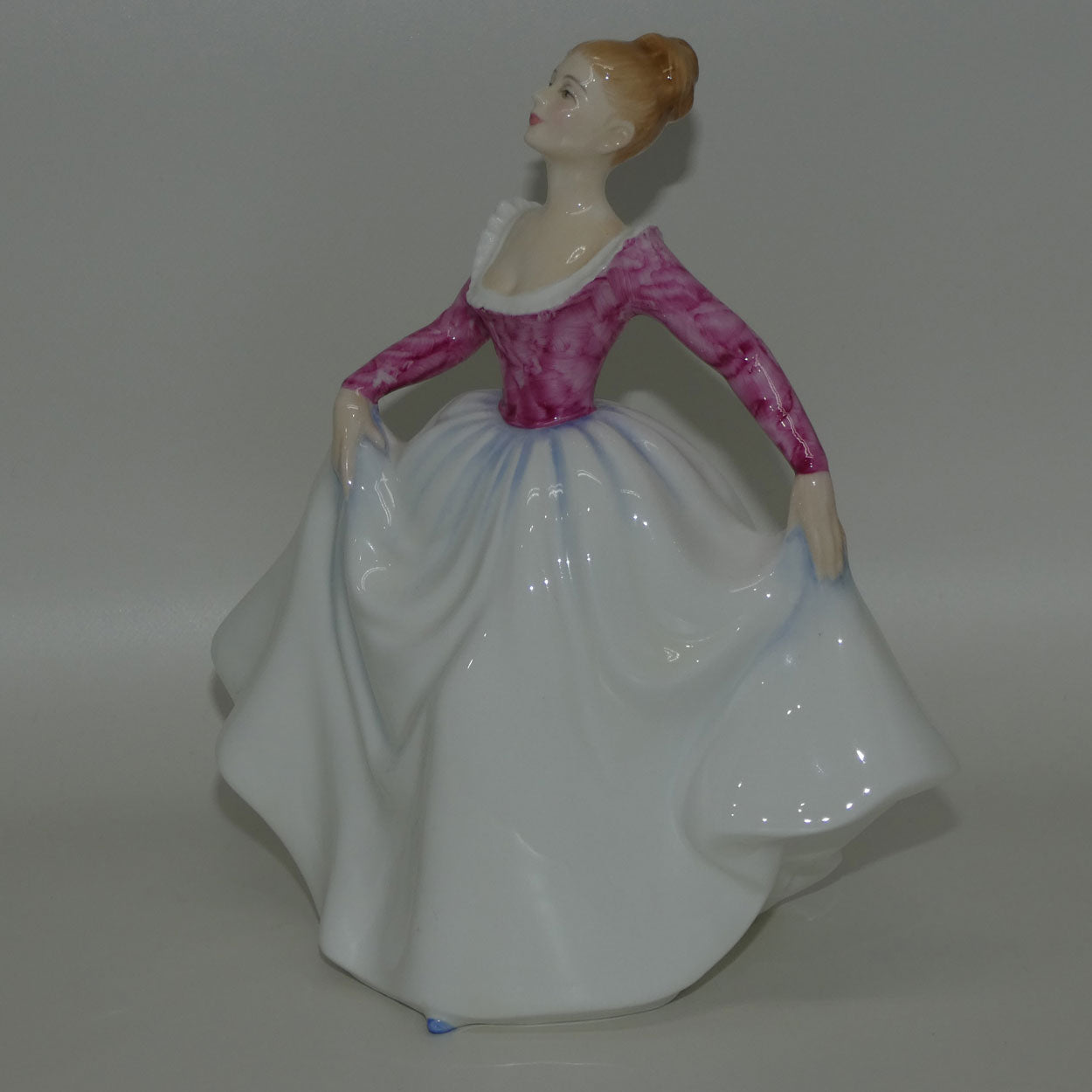 hn3265-royal-doulton-figure-lisa