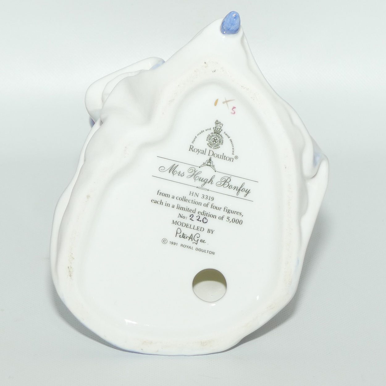 HN3319 Royal Doulton figure Mrs Hugh Bonfoy