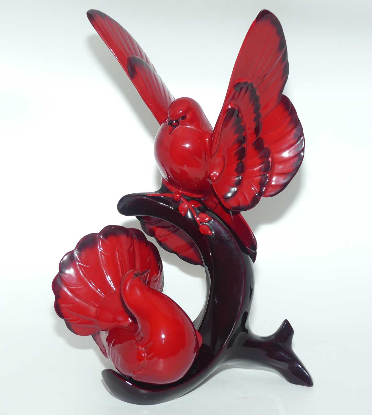 HN3539 Royal Doulton Flambe The Homecoming Doves