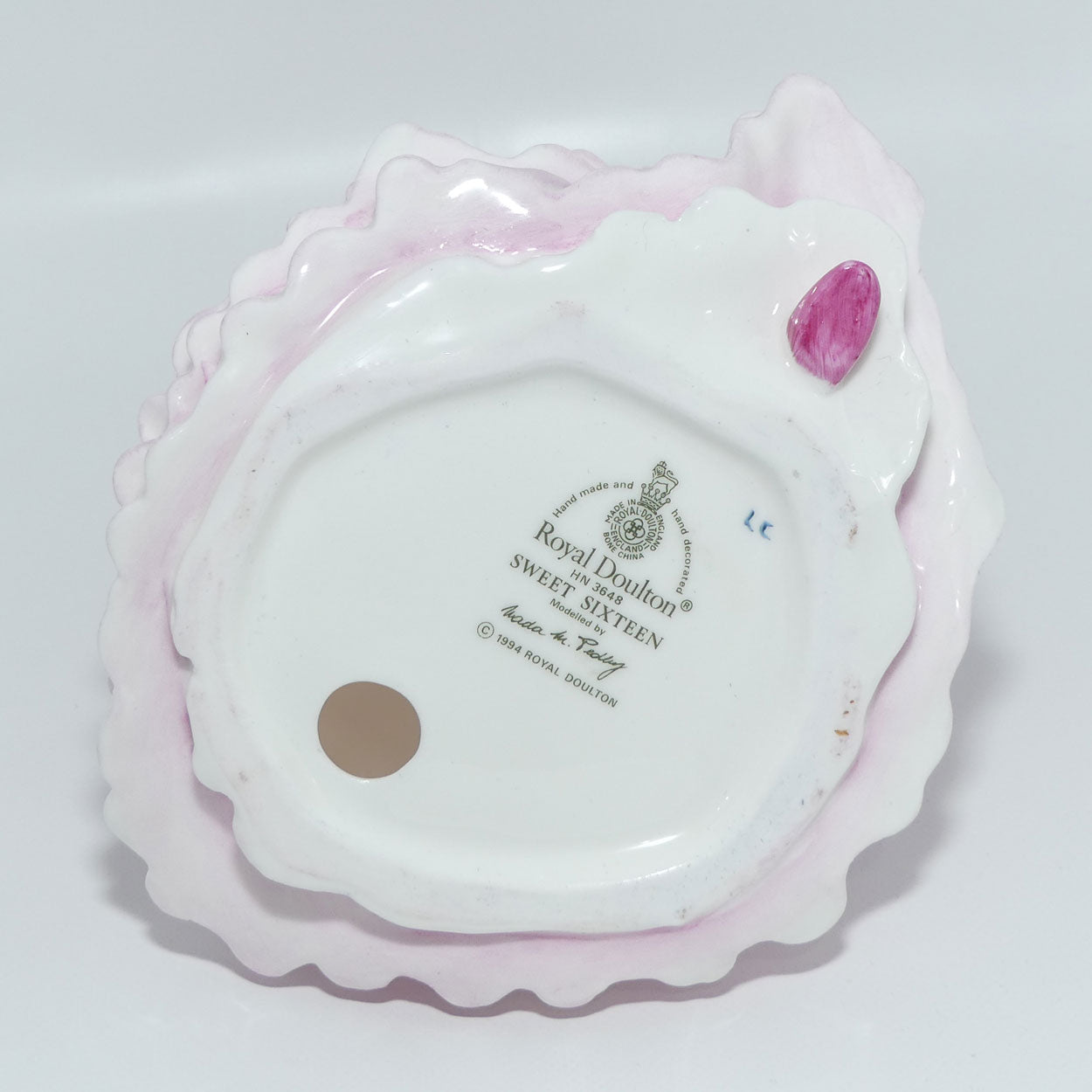 HN3648 Royal Doulton figurine Sweet Sixteen