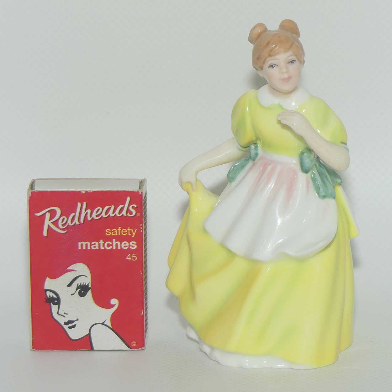 HN3654 Royal Doulton figure Young Melody | #2