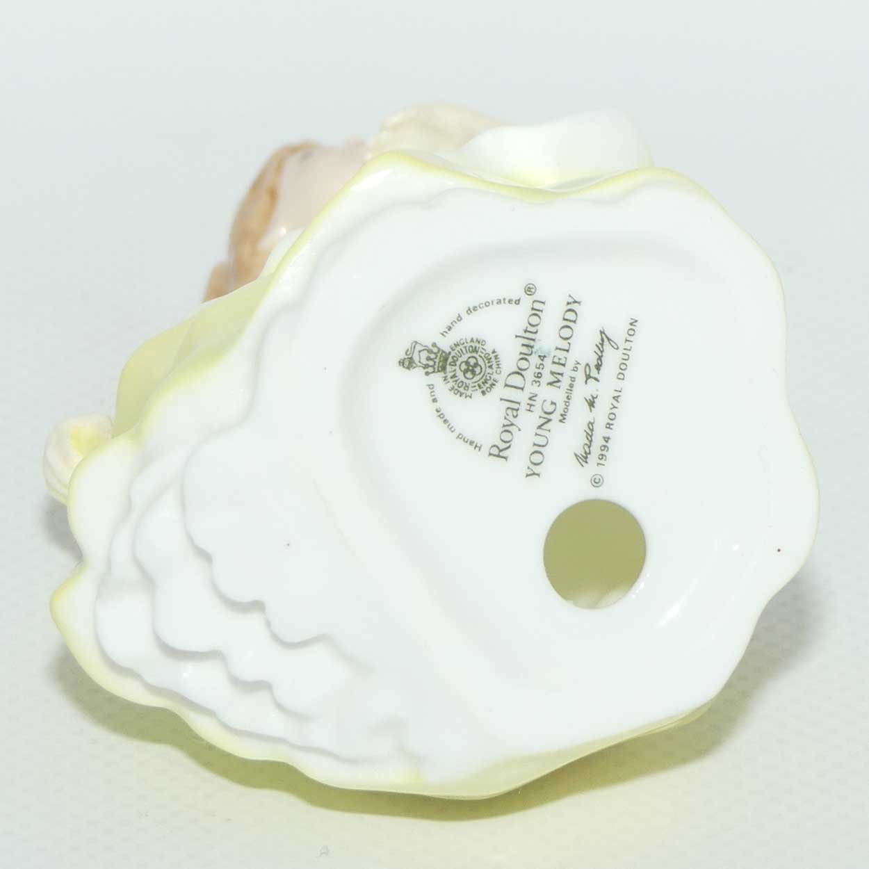 HN3654 Royal Doulton figure Young Melody | #2