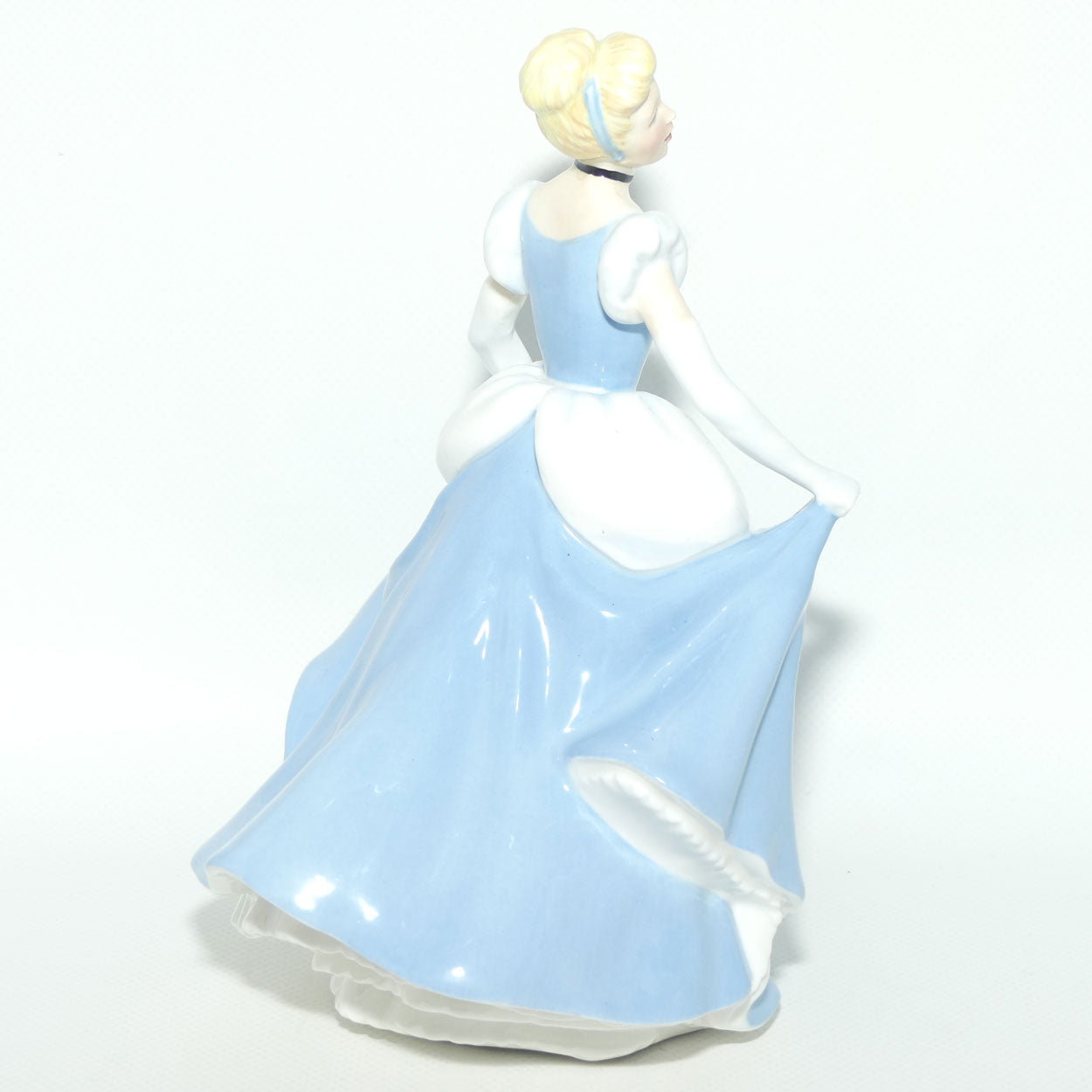 HN3677 Royal Doulton Disney Princesses figure Cinderella | LE 117/2000