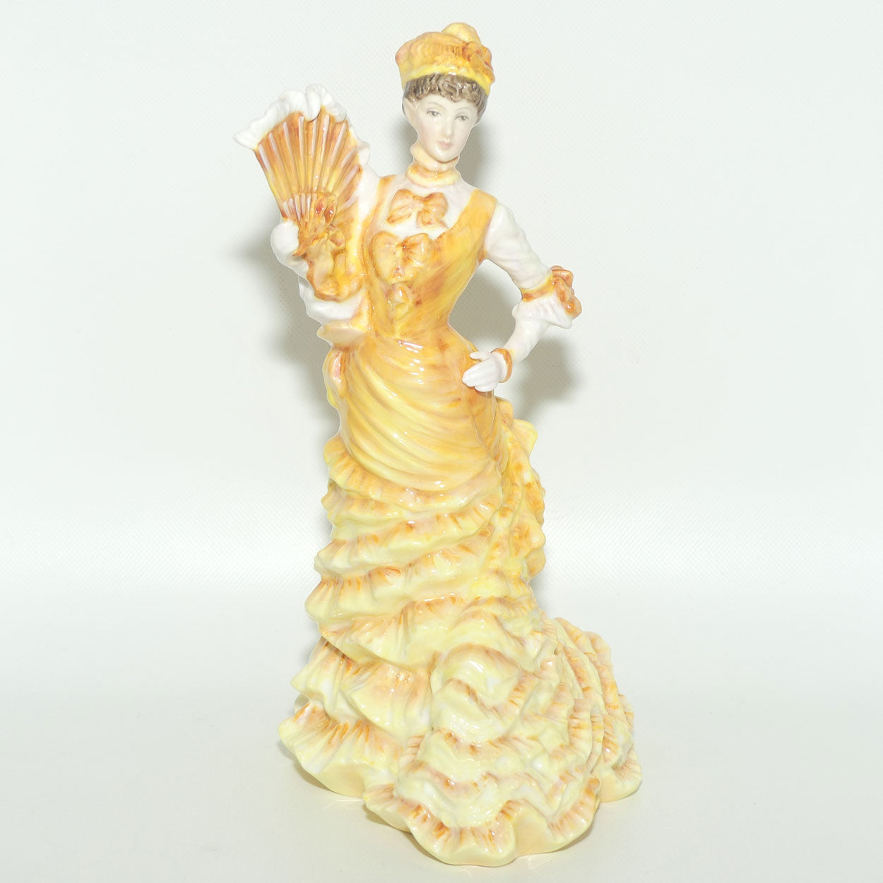 HN3702 Royal Doulton figure Le Bal | #2102 + Certificate