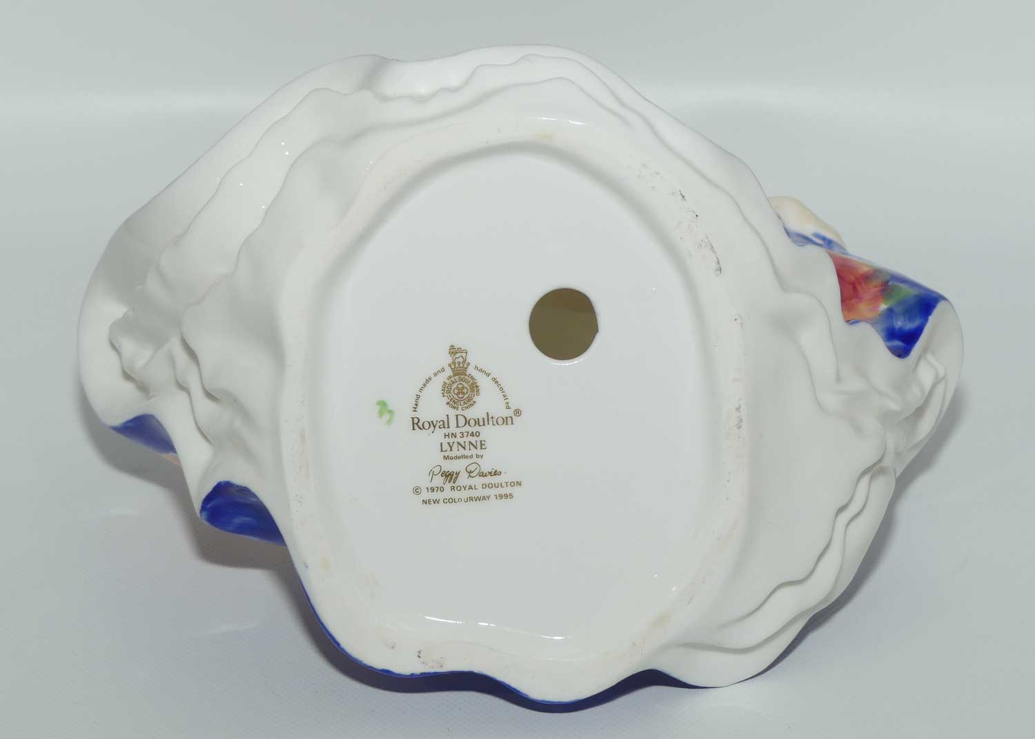 HN3740 Royal Doulton figure Lynne | Special Colourway for 1995