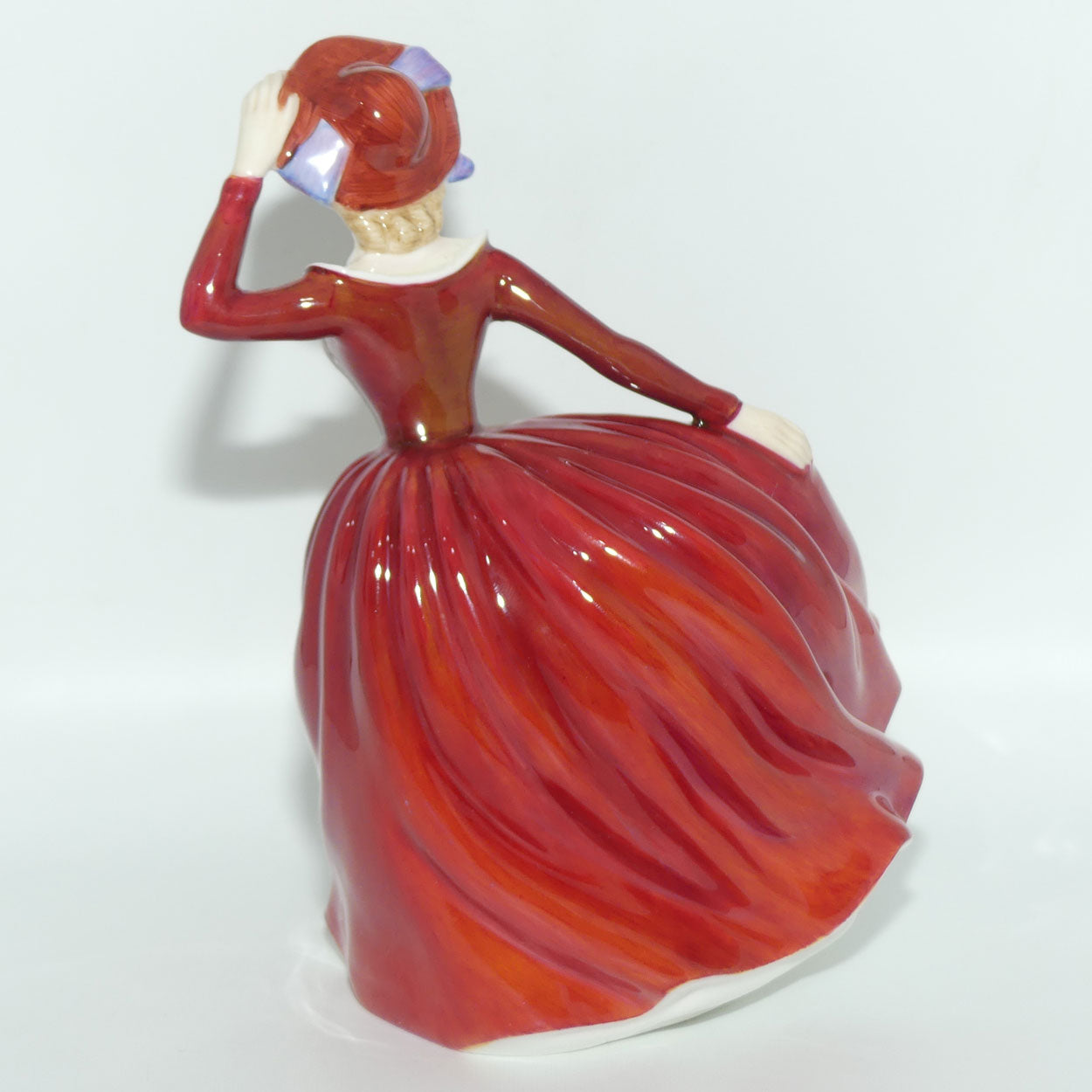 HN3903 Royal Doulton figurine Mary | Pretty Ladies Figurines