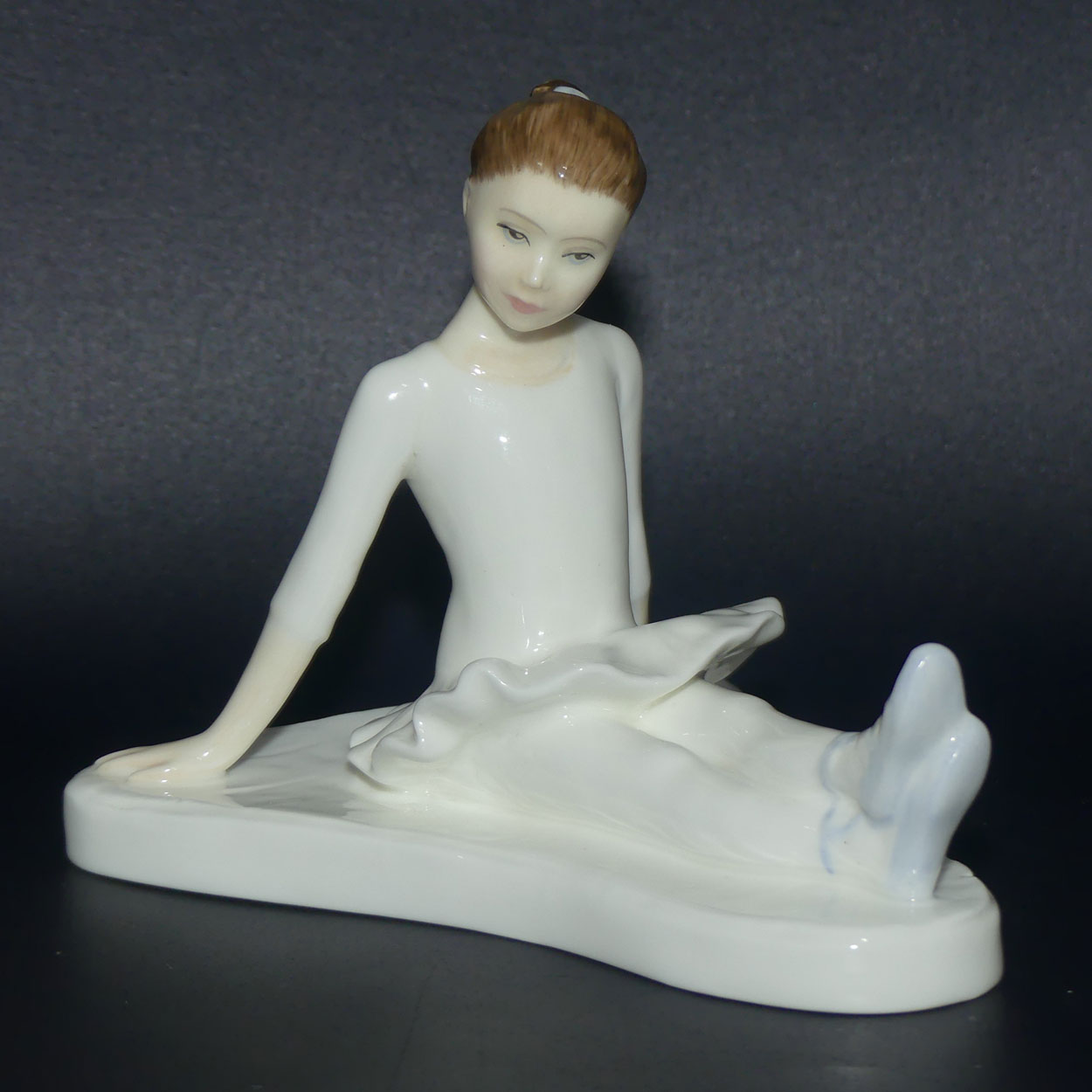 HN3951 Royal Doulton figure Stage Struck | Blue
