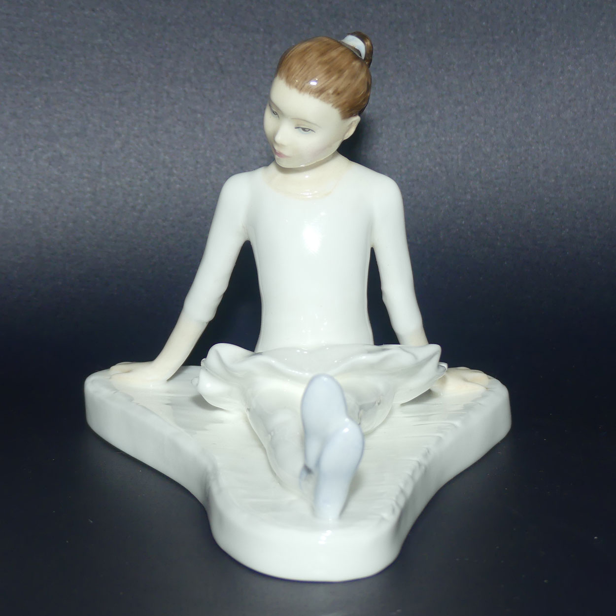 HN3951 Royal Doulton figure Stage Struck | Blue