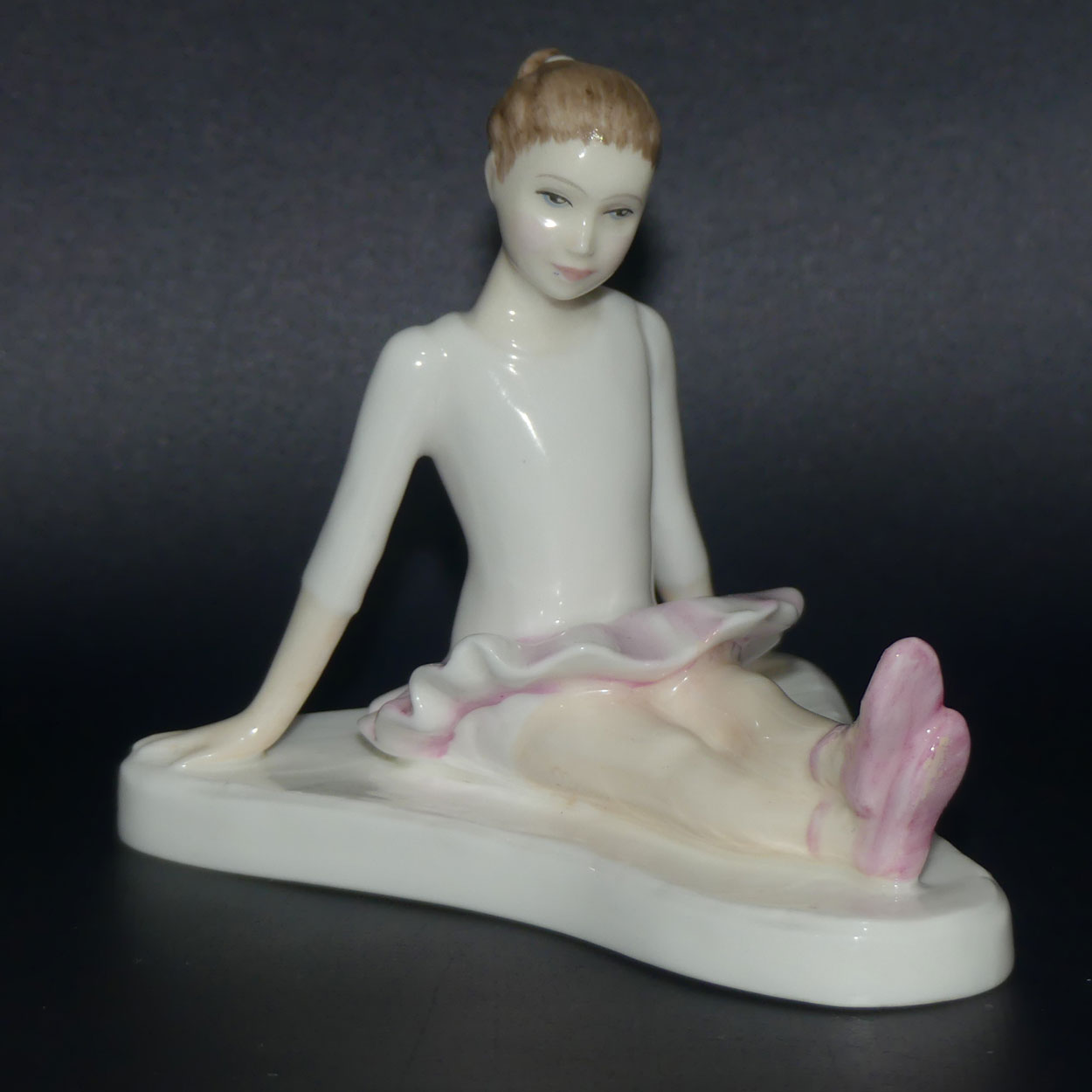 HN3951 Royal Doulton figure Stage Struck | Pink Variation | unrecorded