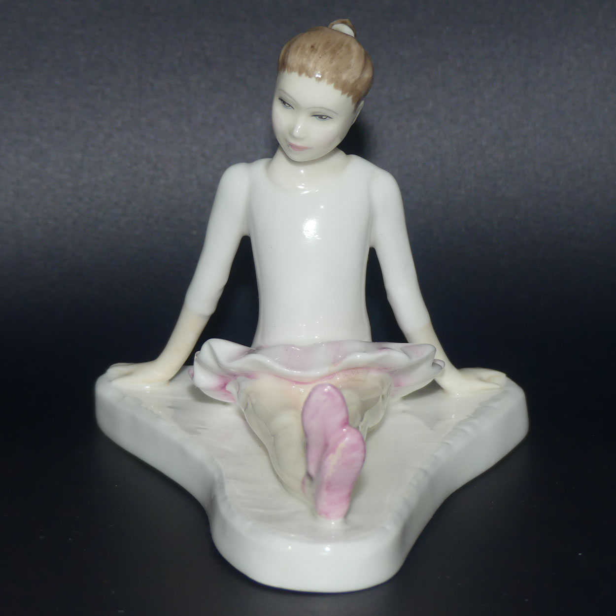 HN3951 Royal Doulton figure Stage Struck | Pink Variation | unrecorded