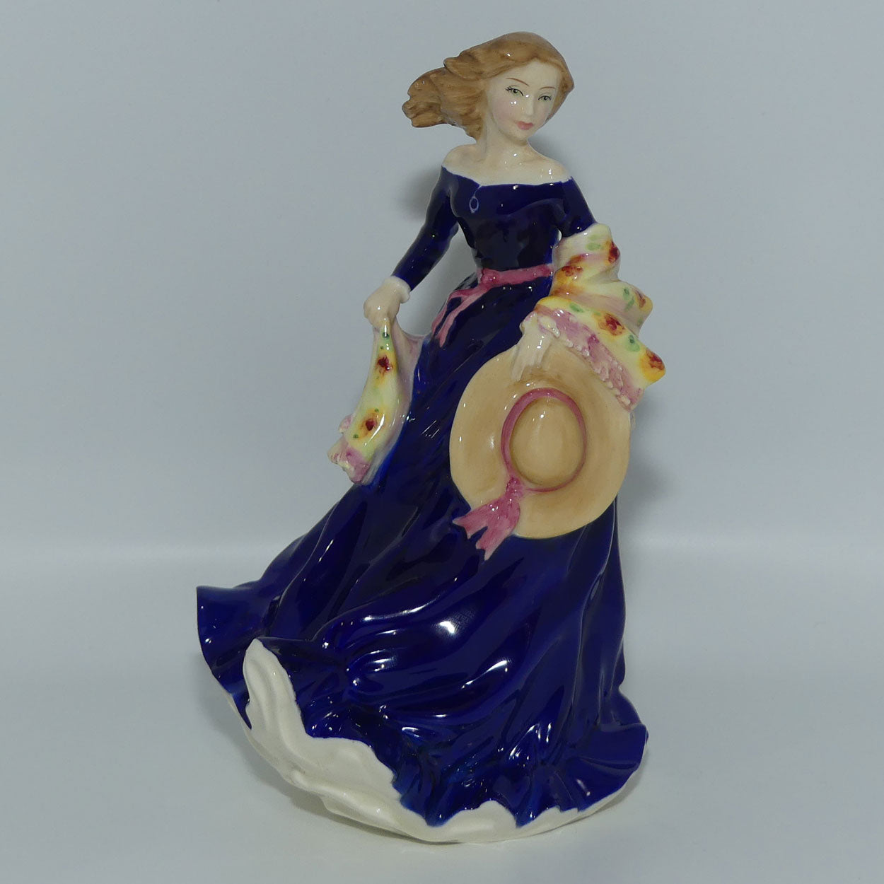 HN3954 Royal Doulton figure Moonlight Stroll