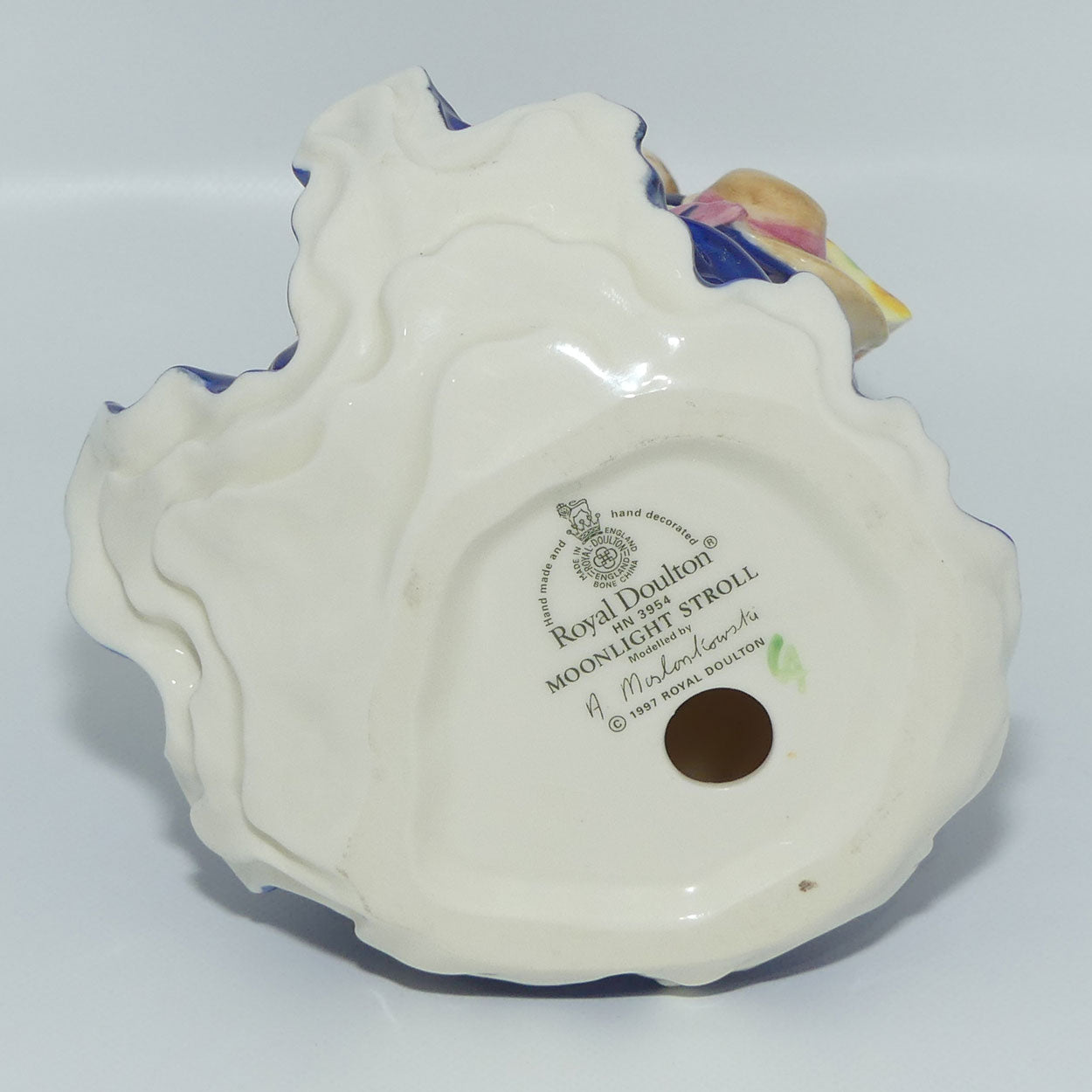 HN3954 Royal Doulton figure Moonlight Stroll