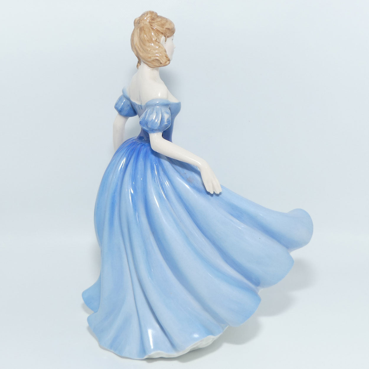HN3977 Royal Doulton figurine Melissa | 2001 Figure of the Year