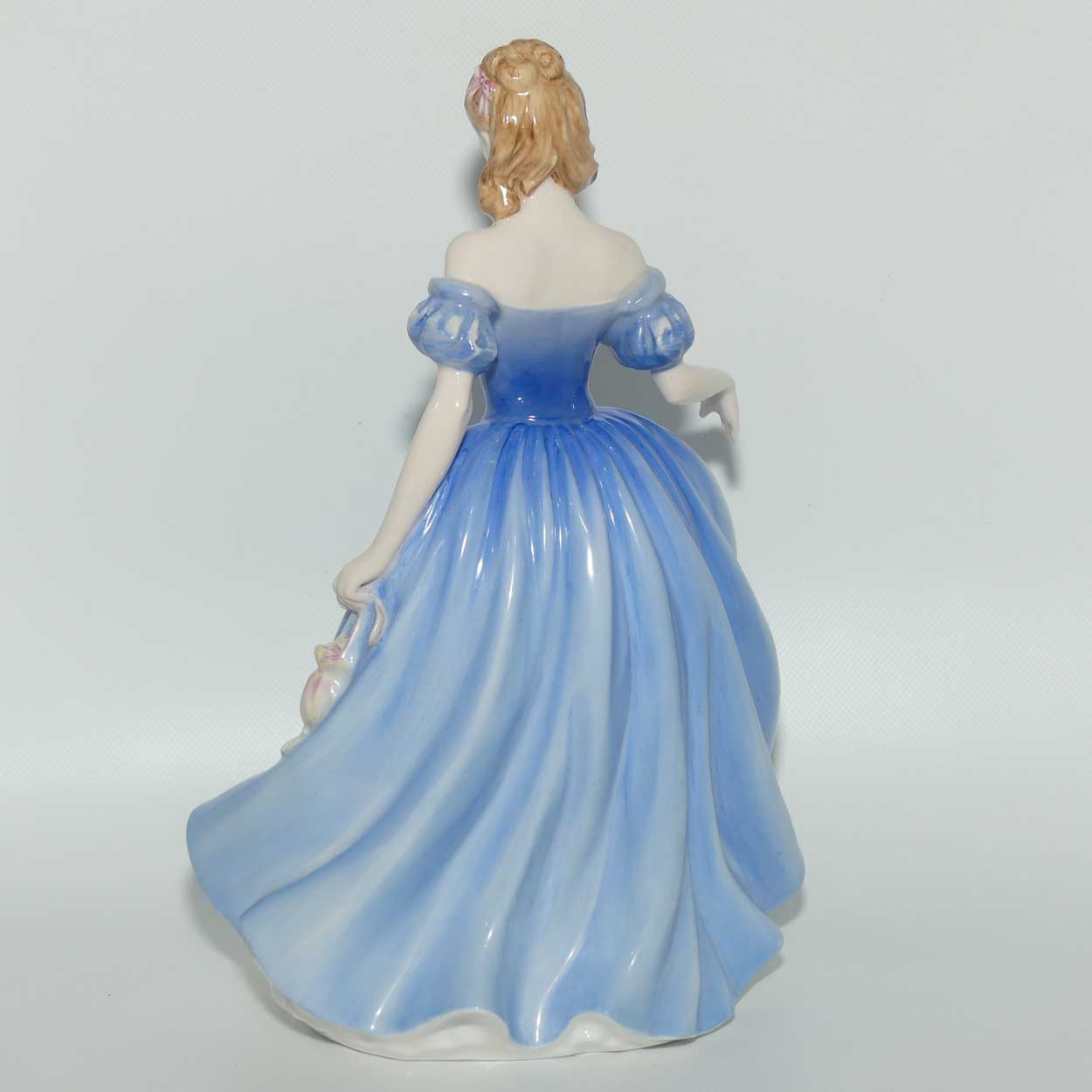 HN3977 Royal Doulton figure Melissa | 2001 Figure of the Year | box + cert