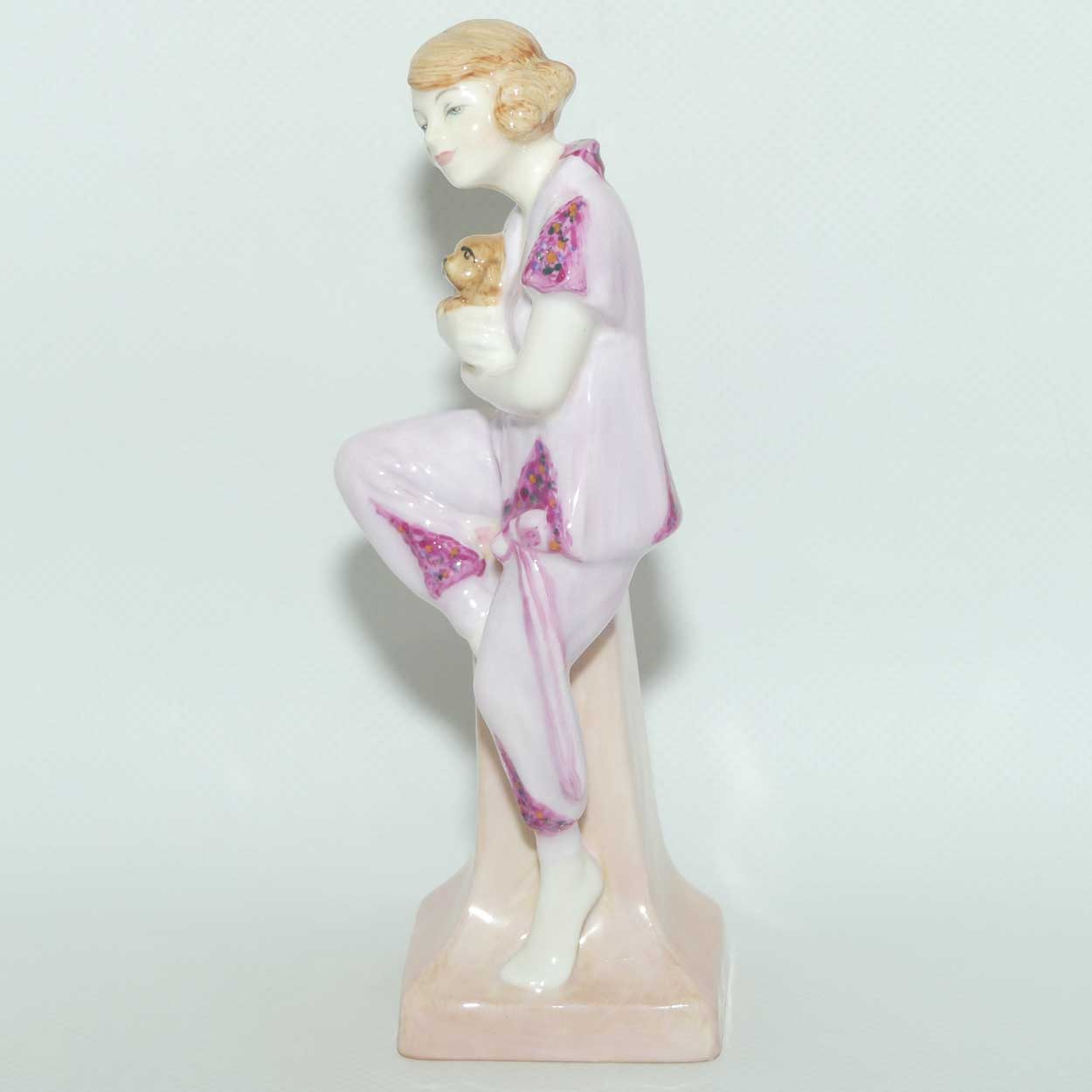 HN4247 Royal Doulton figure Lido Lady | figurine only