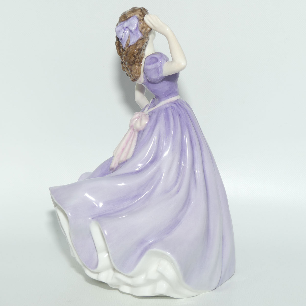 HN4300 Royal Doulton figure Bells Across the Valley | signed + box