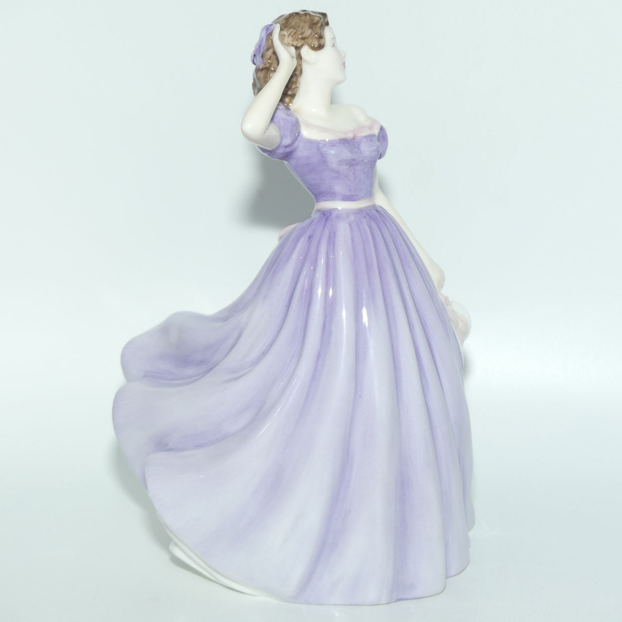 HN4300 Royal Doulton figure Bells Across the Valley | signed + box