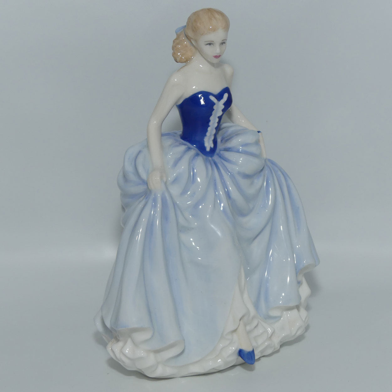 HN4532 Royal Doulton figurine Susan | 2004 Figure of the Year