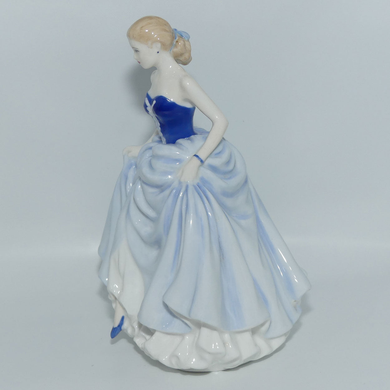 HN4532 Royal Doulton figurine Susan | 2004 Figure of the Year
