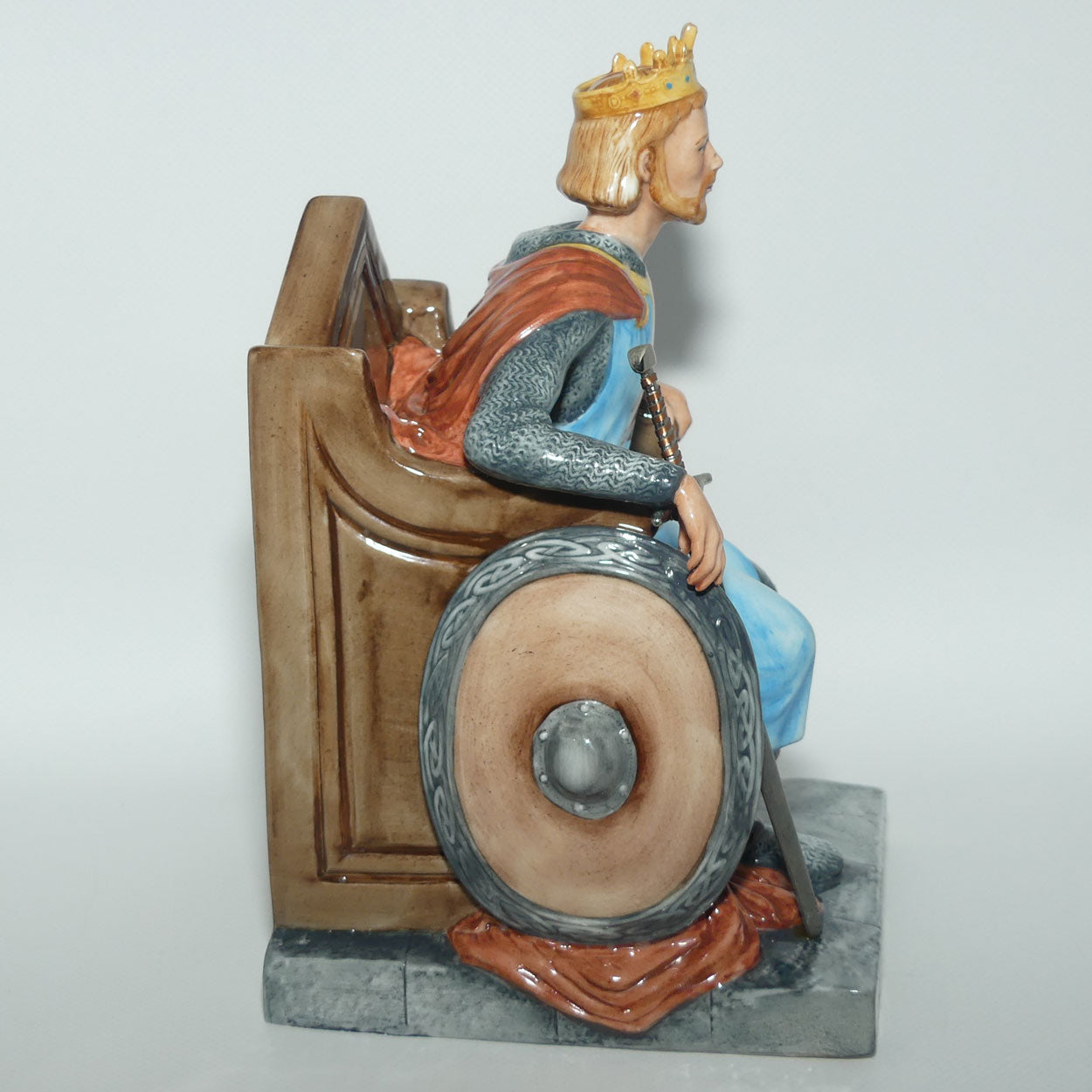 HN4541 Royal Doulton figure King Arthur | LE 55/950 | + Certificate