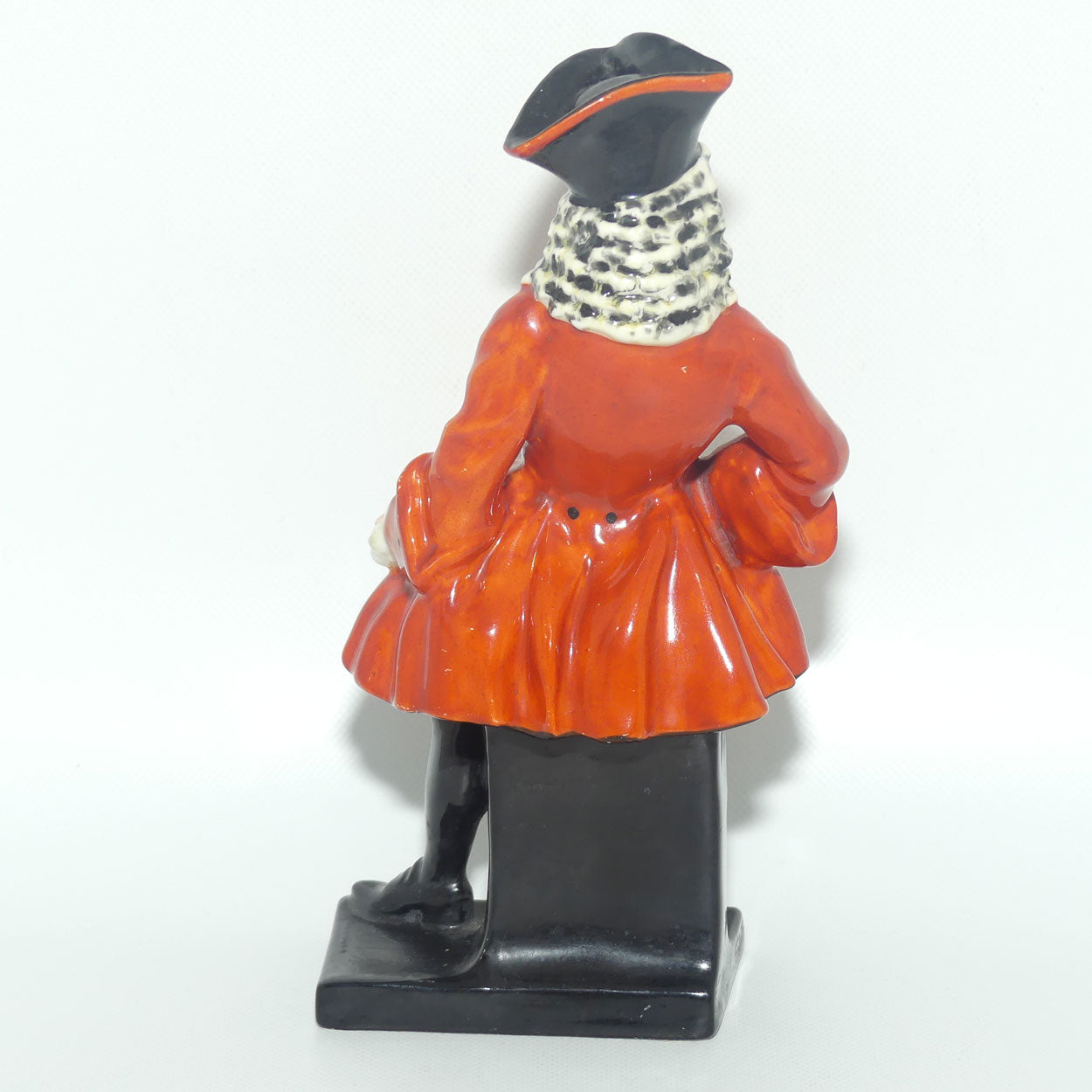 HN0464 Royal Doulton figure Captain MacHeath | Beggars Opera | Potted by Doulton and Co