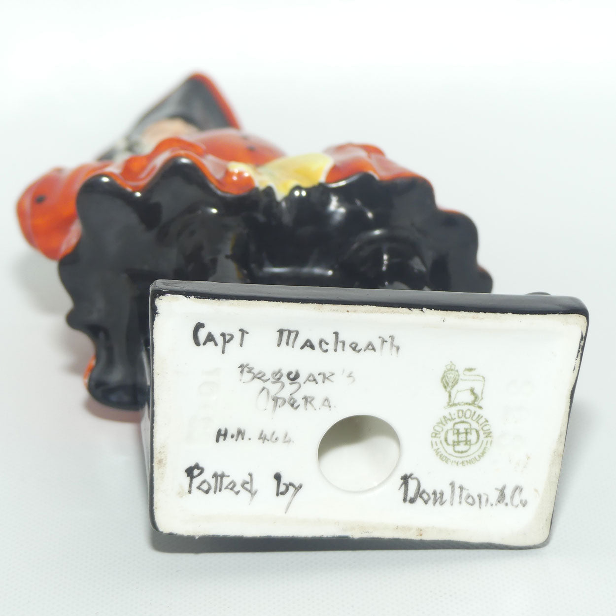 HN0464 Royal Doulton figure Captain MacHeath | Beggars Opera | Potted by Doulton and Co