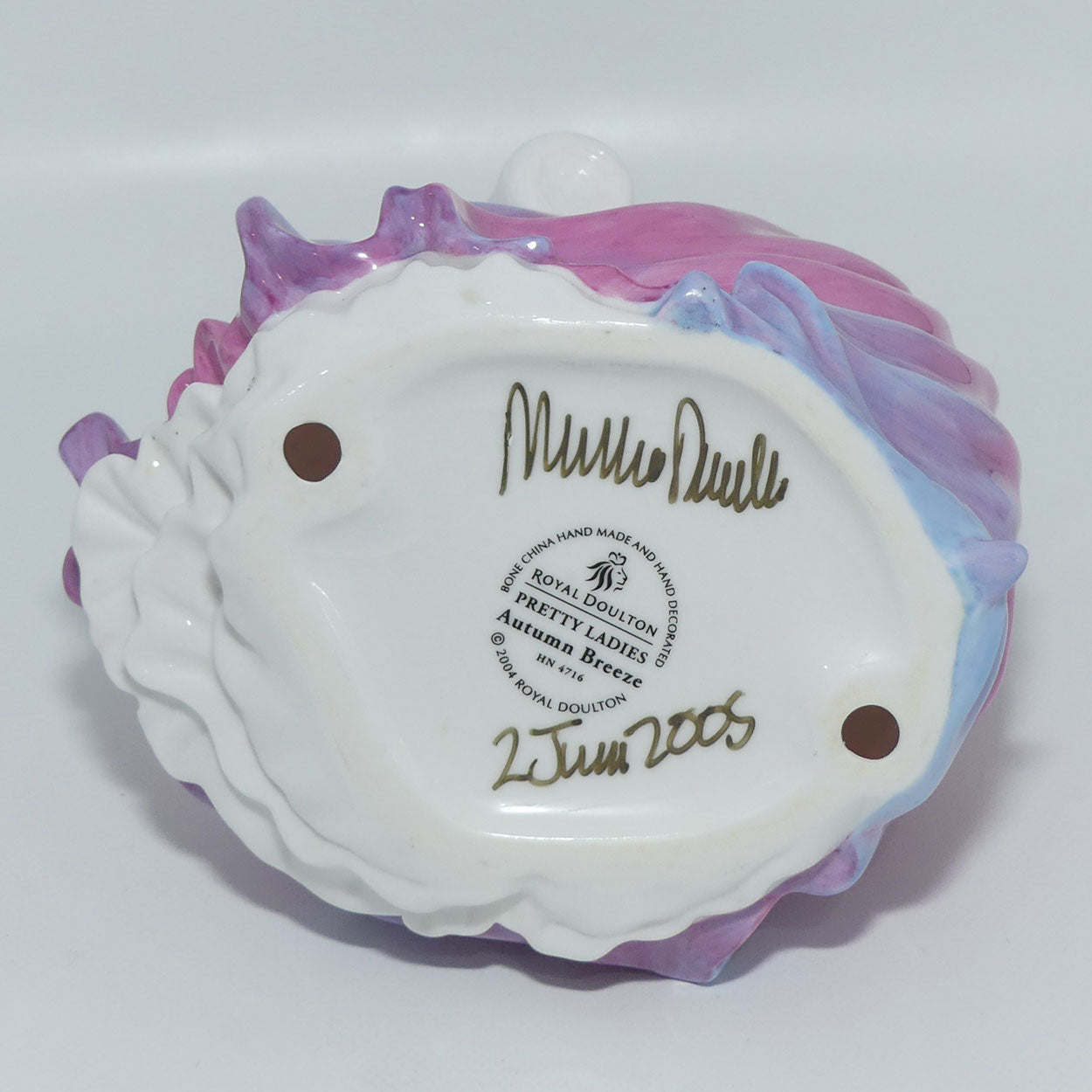 Royal Doulton figurine Autumn Breeze HN4714