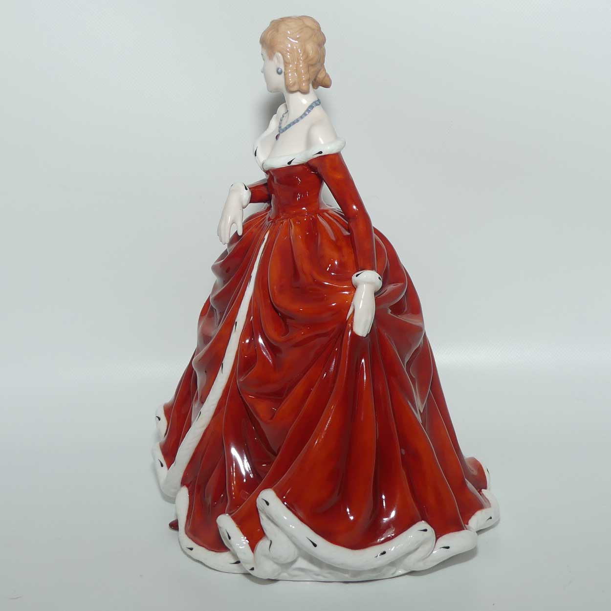 HN4732 Royal Doulton figure Tender Love | box + Cert