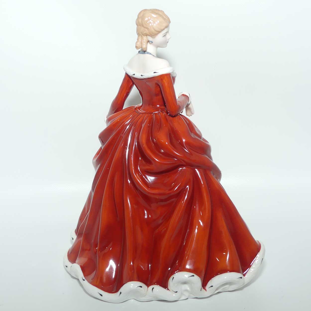 HN4732 Royal Doulton figure Tender Love | box + Cert