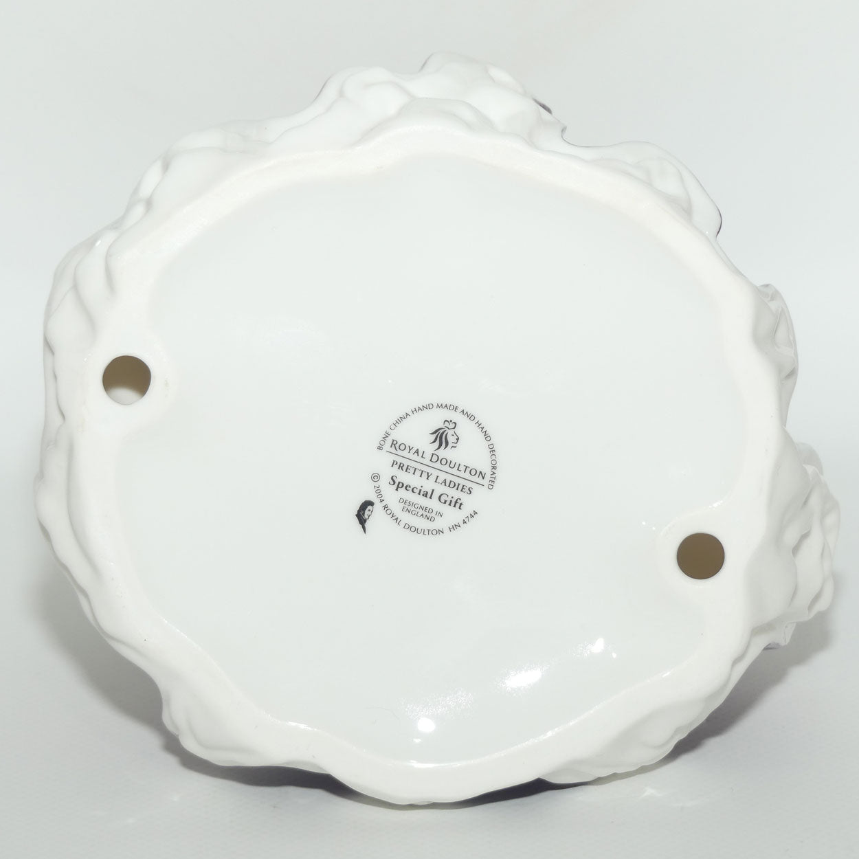 HN4744 Royal Doulton figure Special Gift | Boxed + Cert