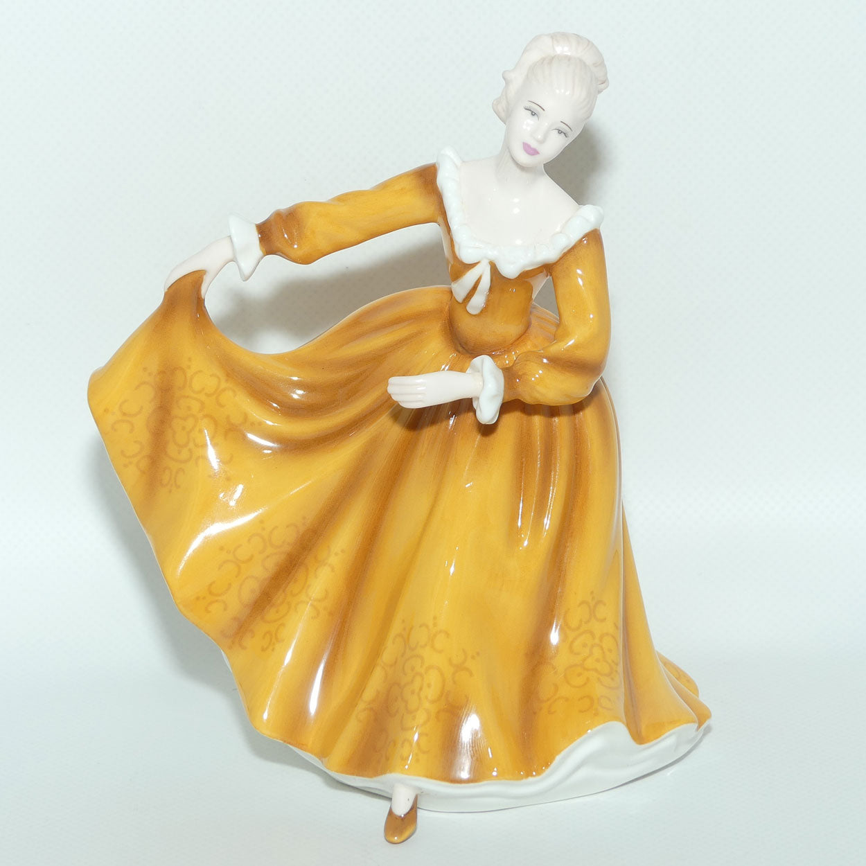 HN4783 Royal Doulton figure Kirsty | Best of the Classics | boxed + Cert