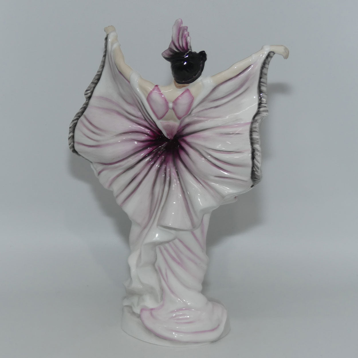 hn4889-royal-doulton-figure-butterfly-ladies-the-peacock-prestige-roadshow-colourway