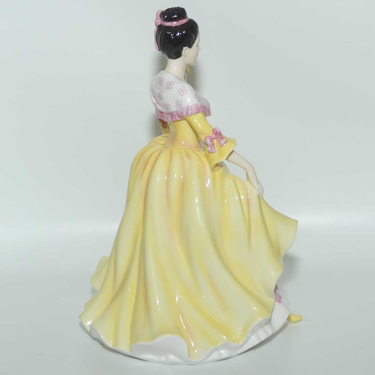 HN5032 Royal Doulton figure Welsh Beauty | box + Cert