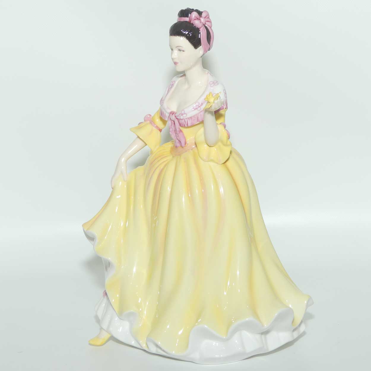HN5032 Royal Doulton figure Welsh Beauty | box + Cert