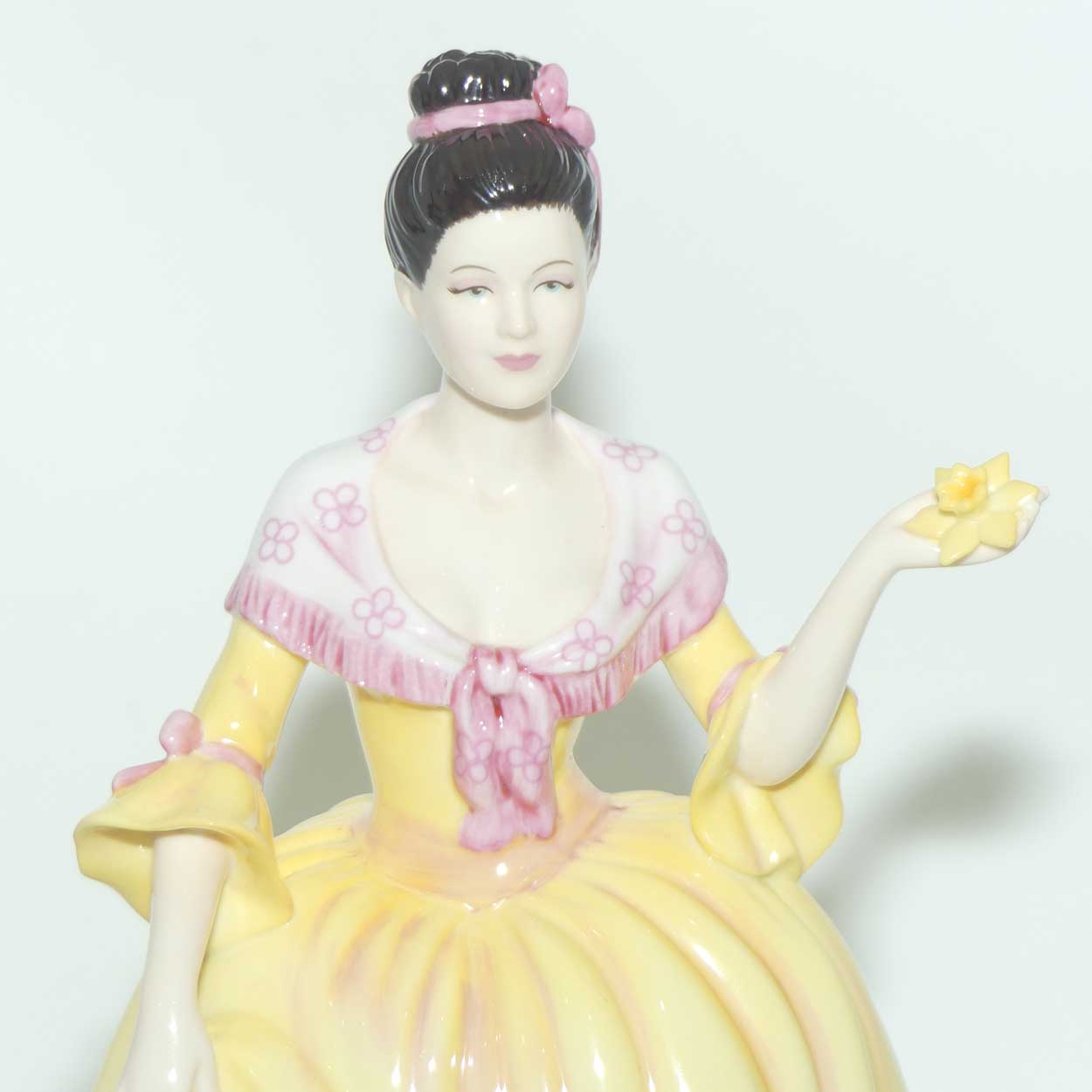 HN5032 Royal Doulton figure Welsh Beauty | box + Cert