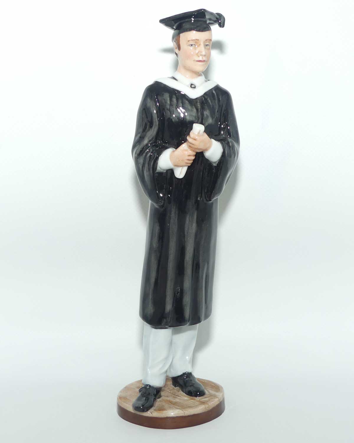HN5038 Royal Doulton figure Graduation | Male | Prestige | #3